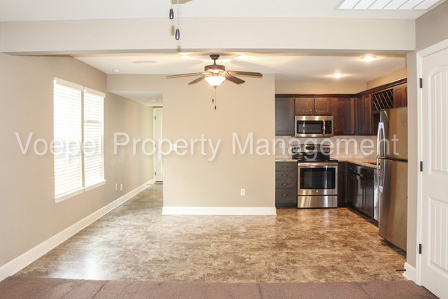 Foto del edificio - 3 Bedroom 2.5 Bath North KC Townhome