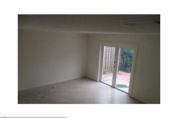Foto del edificio - 6204 Seminole Terrace