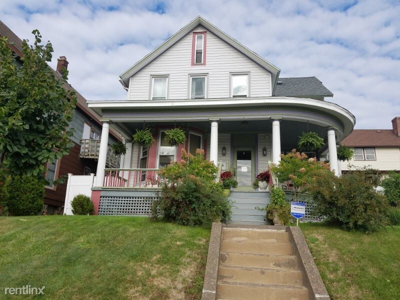 Foto principal - 1125 E 2nd St