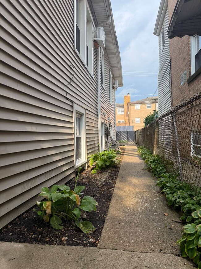 Foto del edificio - 2807 N 74th Ct