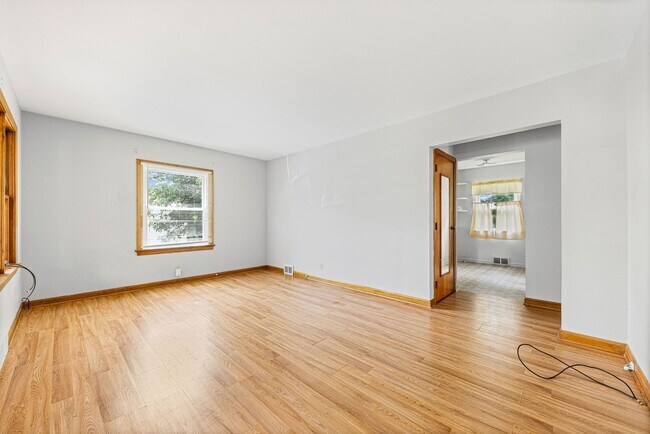 Foto del edificio - 3-Bedroom Cape Near Summit Lake ~ Oversize...