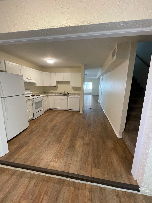 Building Photo - 847 Winter Garden Dr