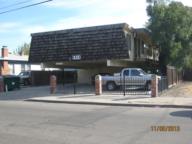 Building Photo - 1414 E Oak St