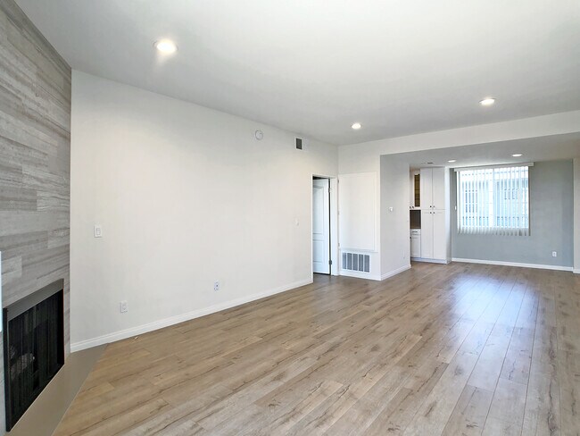 Building Photo - 1525 Selby Ave