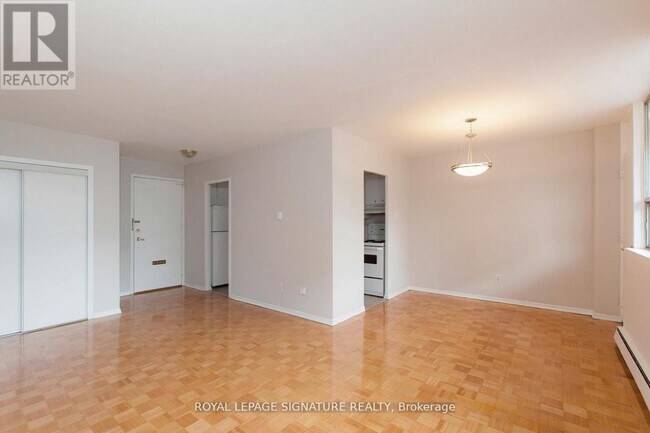 Photo du bâtiment - 525 Eglinton Ave E