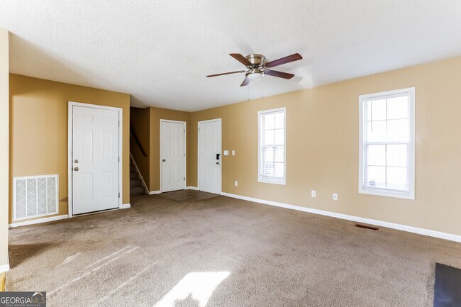 Foto del edificio - 419 Ivy Crest Dr