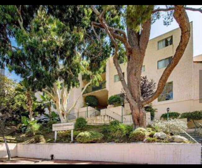Foto del edificio - 2940 N Verdugo Rd