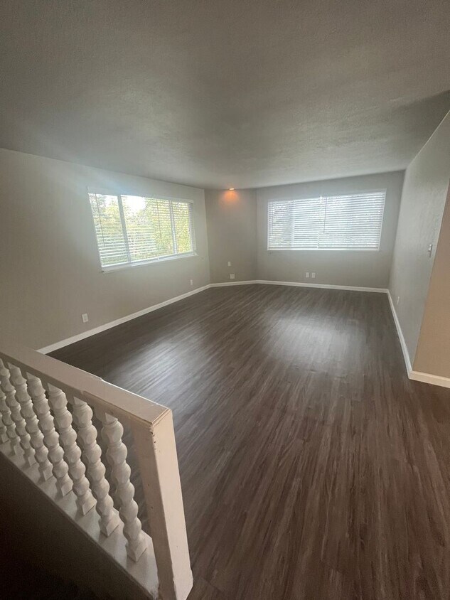Primary Photo - Crest Duplex
