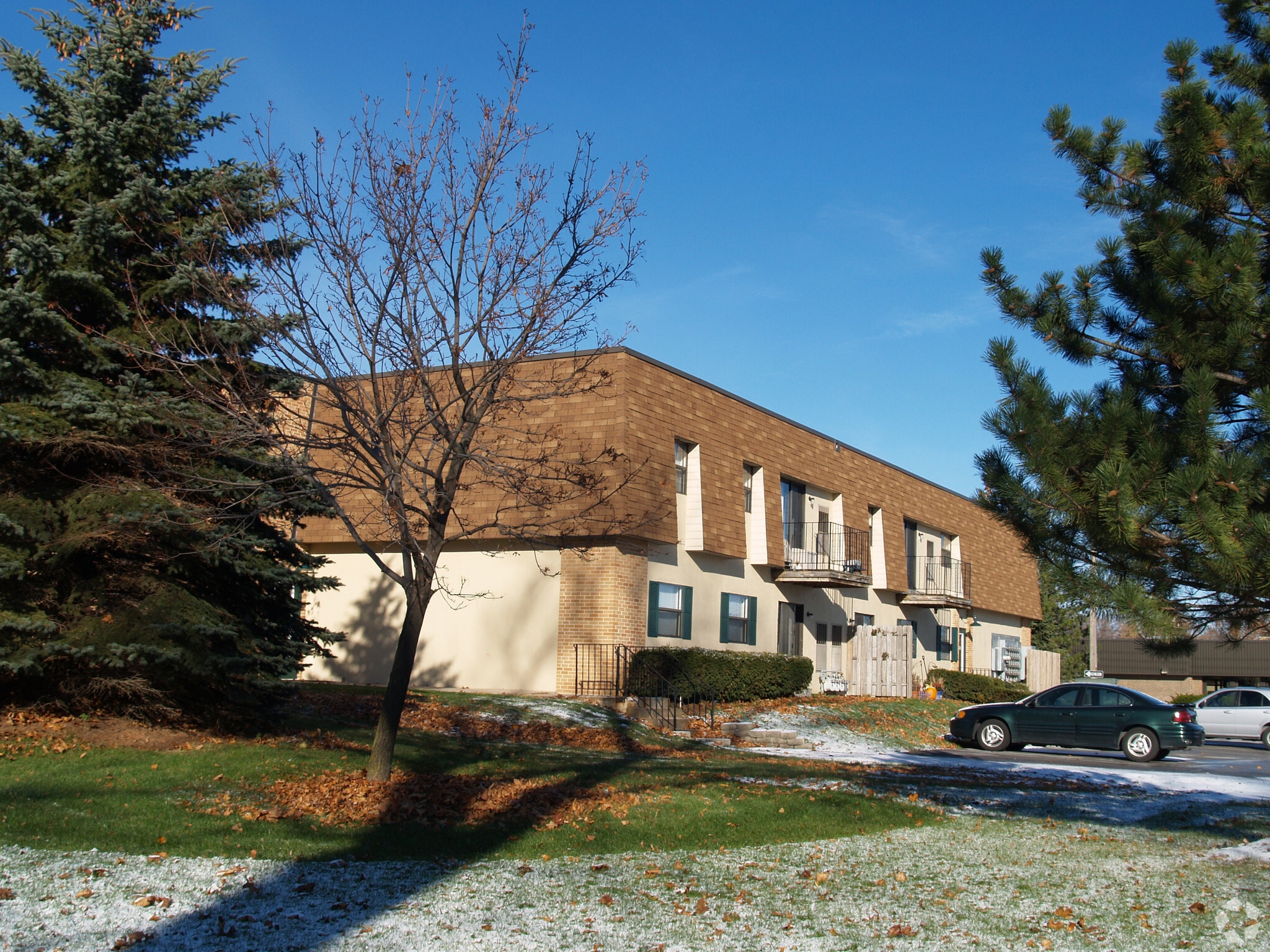 Hampton Crest Apartments