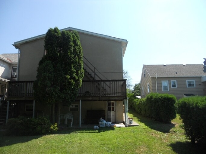 Building Photo - 956 6th St