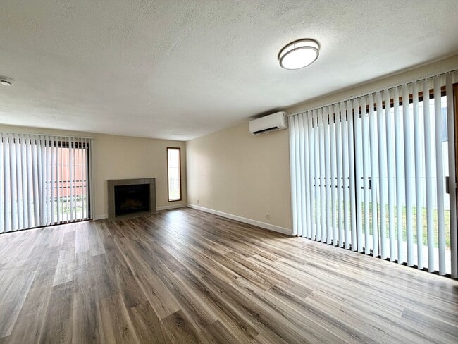 Photo - 4453-4455 SW Garden Home Rd (Portland, OR)