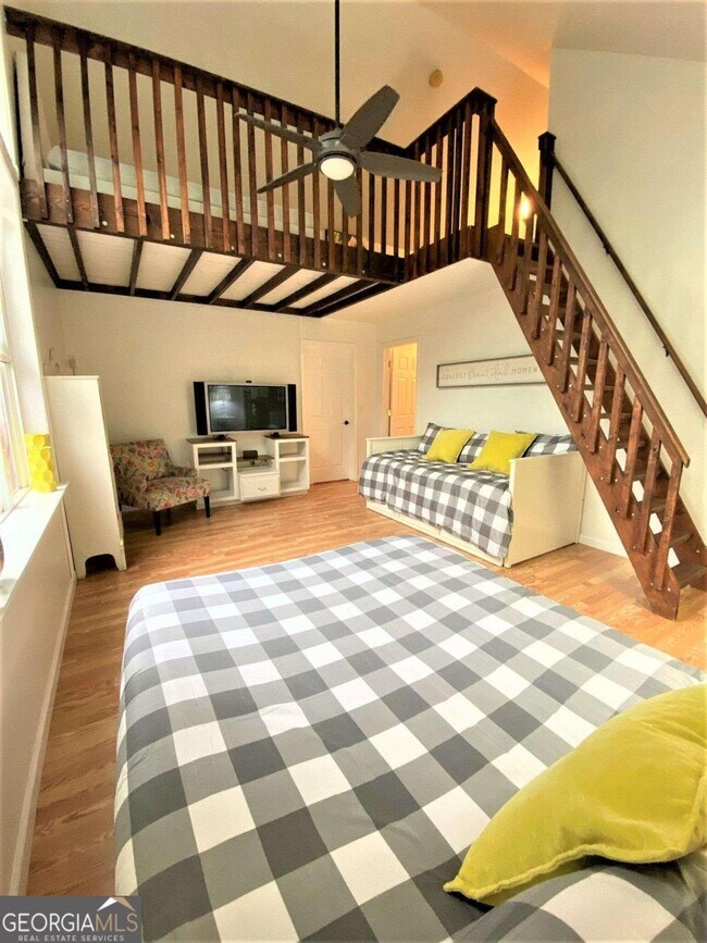 Foto del edificio - 422 Laurel Ridge Rd