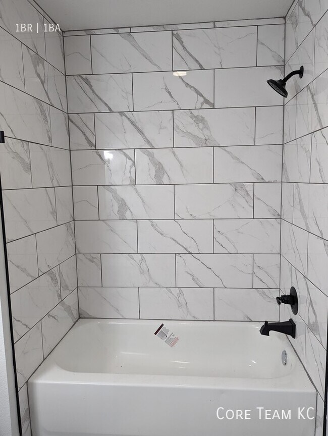 Foto del edificio - Renovated River Market Loft For Rent!