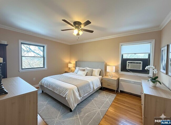 Foto del edificio - 3091 Edwin Ave