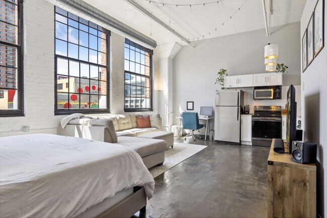 Building Photo - 500 Robert St N