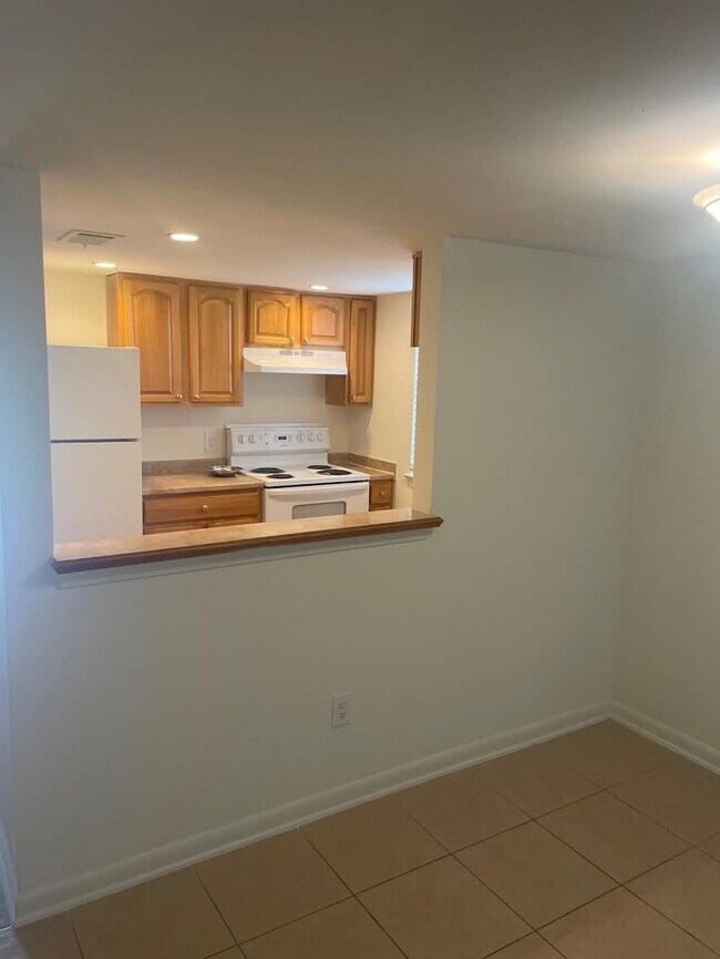 Foto del edificio - 5104 W Esplanade Ave