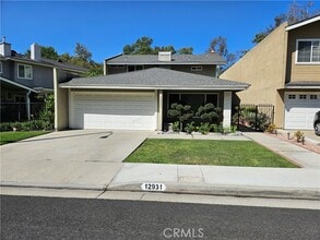 Building Photo - 12931 Oakwood Ln