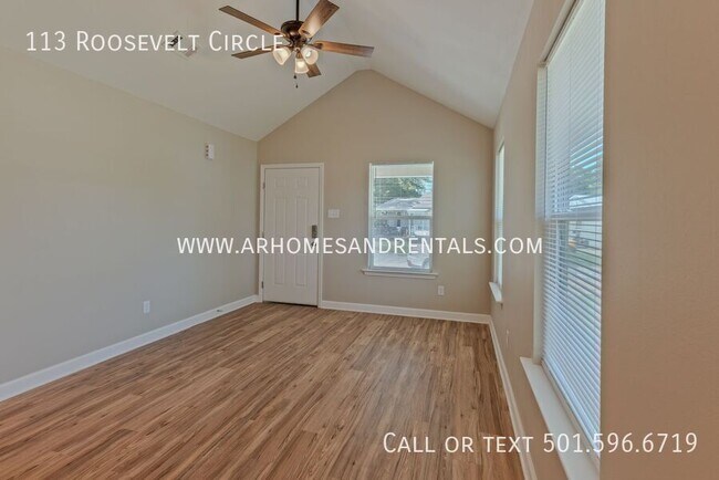 Building Photo - 113 Roosevelt Cir