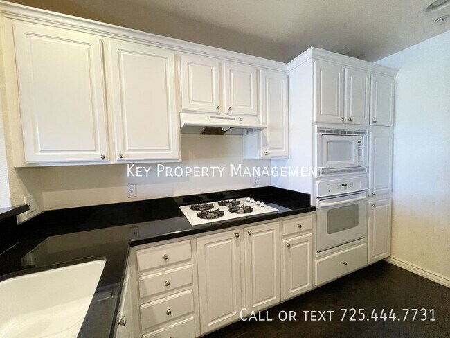 Foto del edificio - ONE BEDROOM LUXURY CONDO AT PARK AVENUE OF...