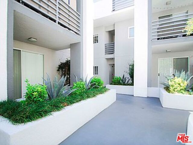 Foto del edificio - 1522 S Hayworth Ave