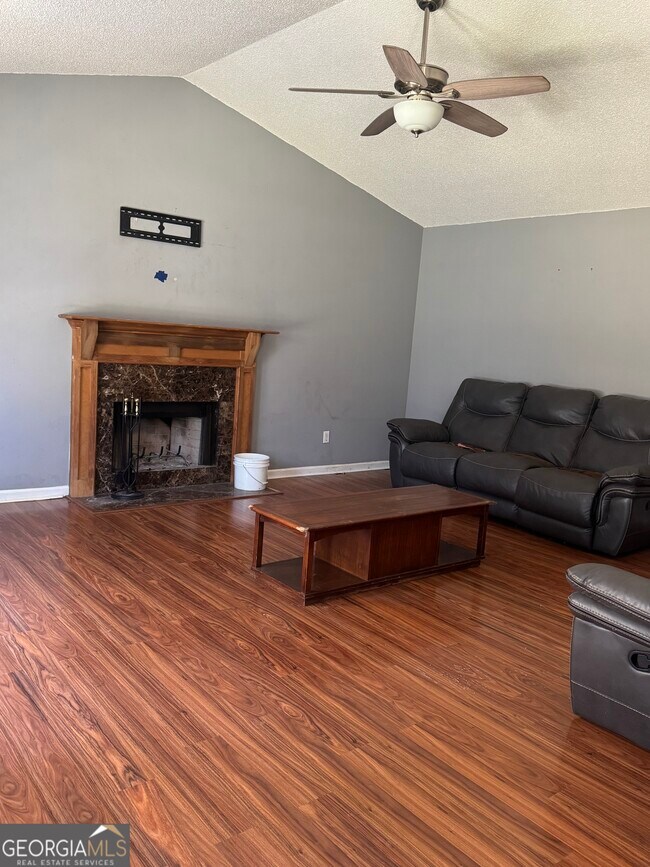 Foto del edificio - 1579 Madison Ct