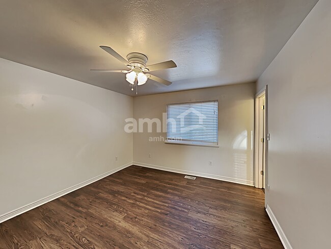Building Photo - 896 N 1110 W