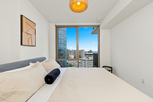 Building Photo - Sky Ala Moana (West) #3305 - Fully Furnished 1 BR/1 BA/1 Parking