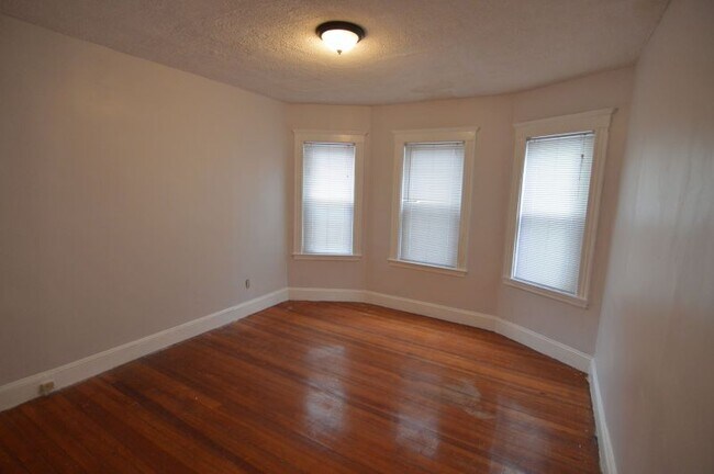 Building Photo - 11 Crowell St