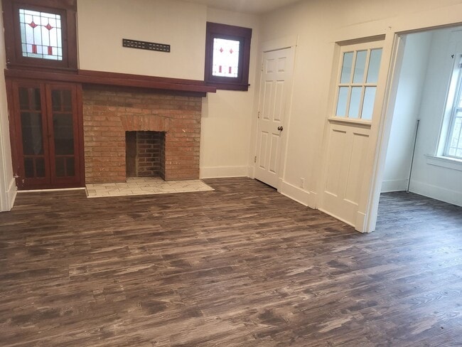 Photo - 315-315 Birmingham Ave Apartment