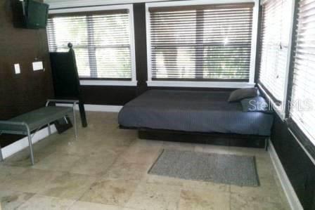 Foto del edificio - 2110 Forest Cir