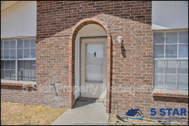 Building Photo - 10809 Jadestone St