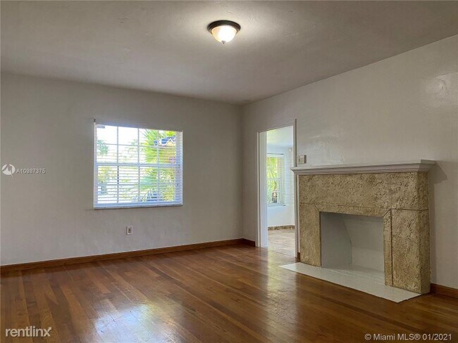 Building Photo - 3 br, 3 bath House - 526 Zamora Ave