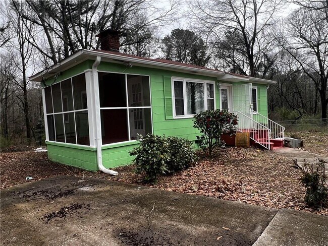 Building Photo - 4640 White City Rd