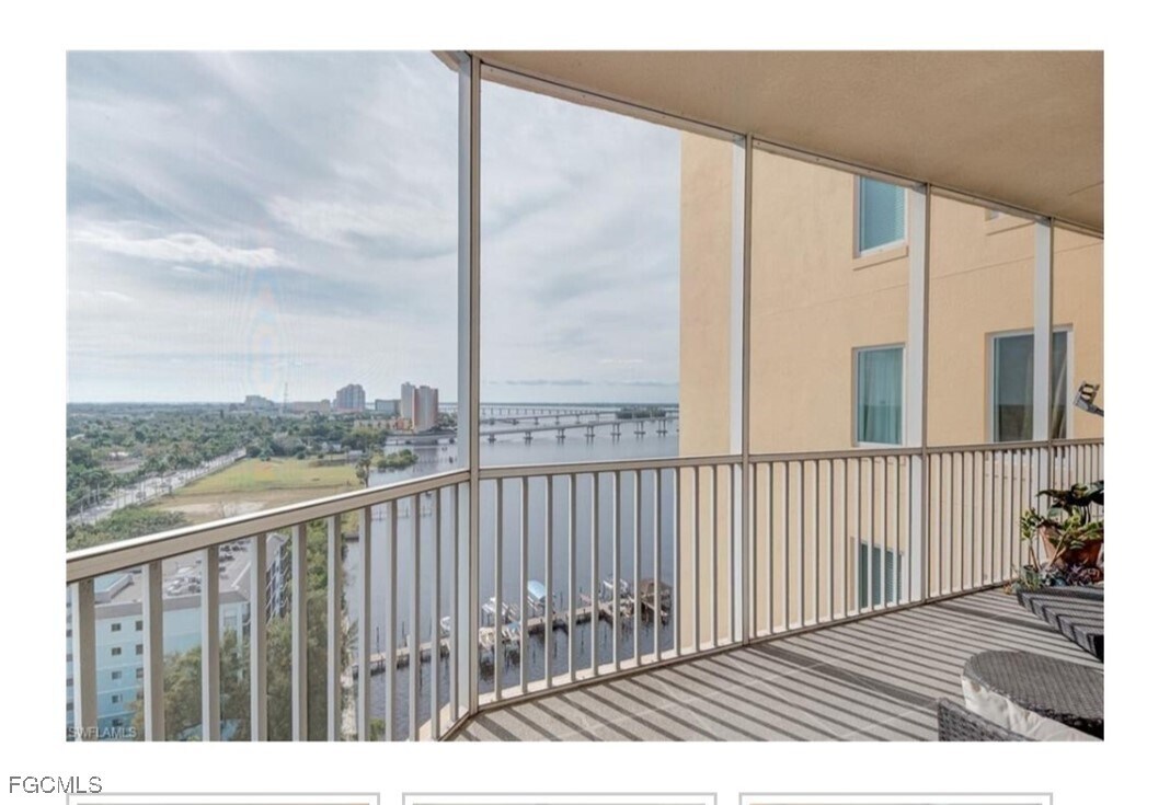 Foto principal - 2743 First St