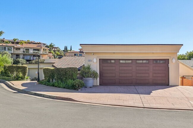 Foto del edificio - La Jolla Home with Ocean Views! Solar and AC