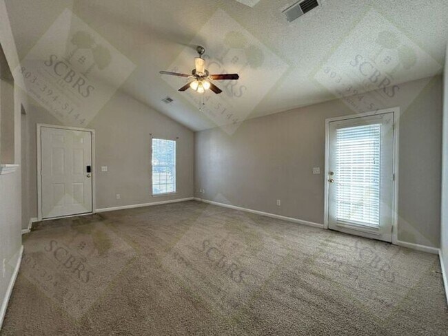 Foto del edificio - 352 White Gables Dr