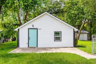 Building Photo - 4076 Indianola Ave
