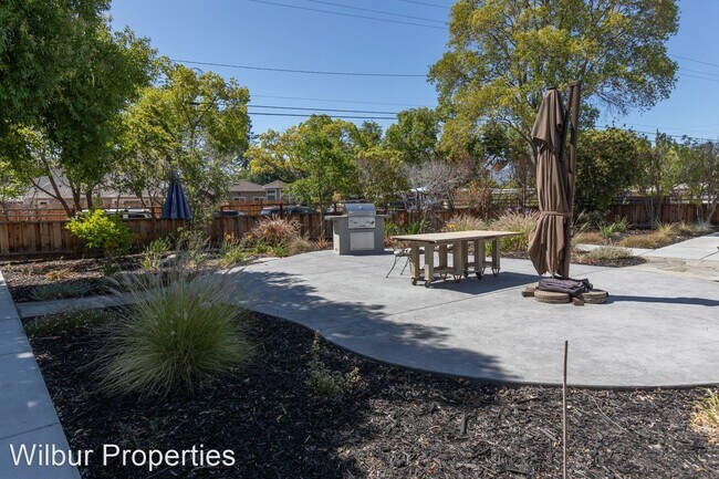 Building Photo - 201 Loma Verde Ave