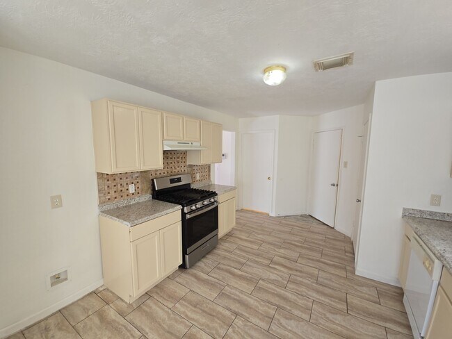 Building Photo - 21802 Westfield Ridge Dr