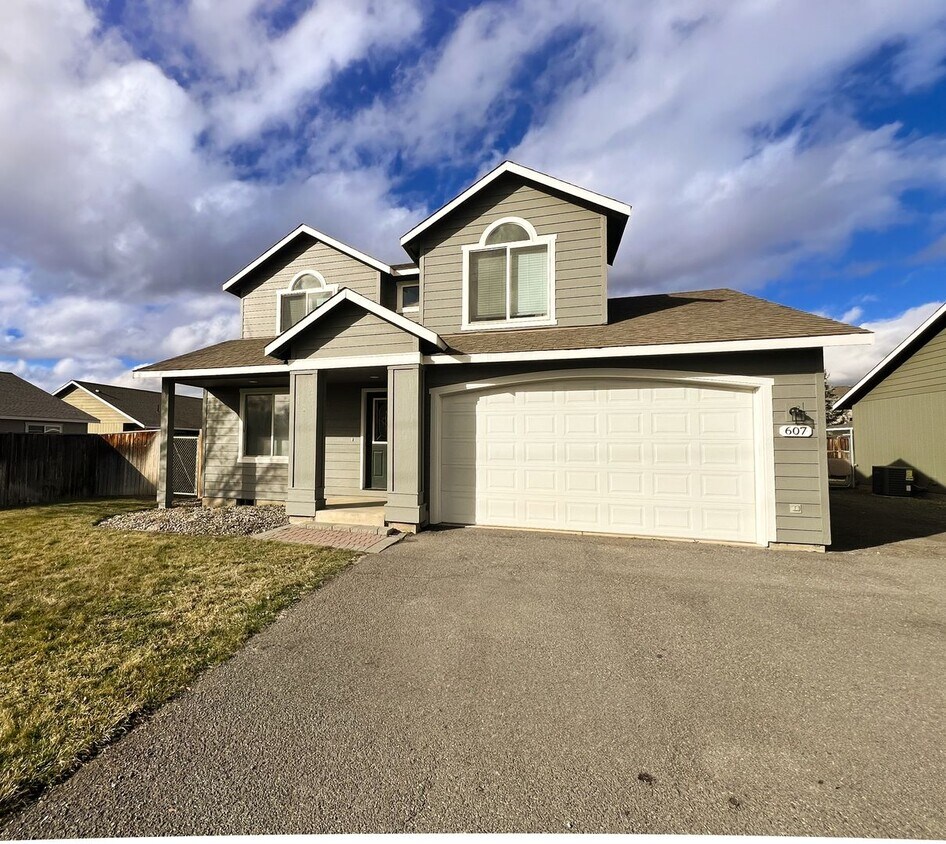 Foto principal - Fresh Paint and Flooring! Great Value and ...