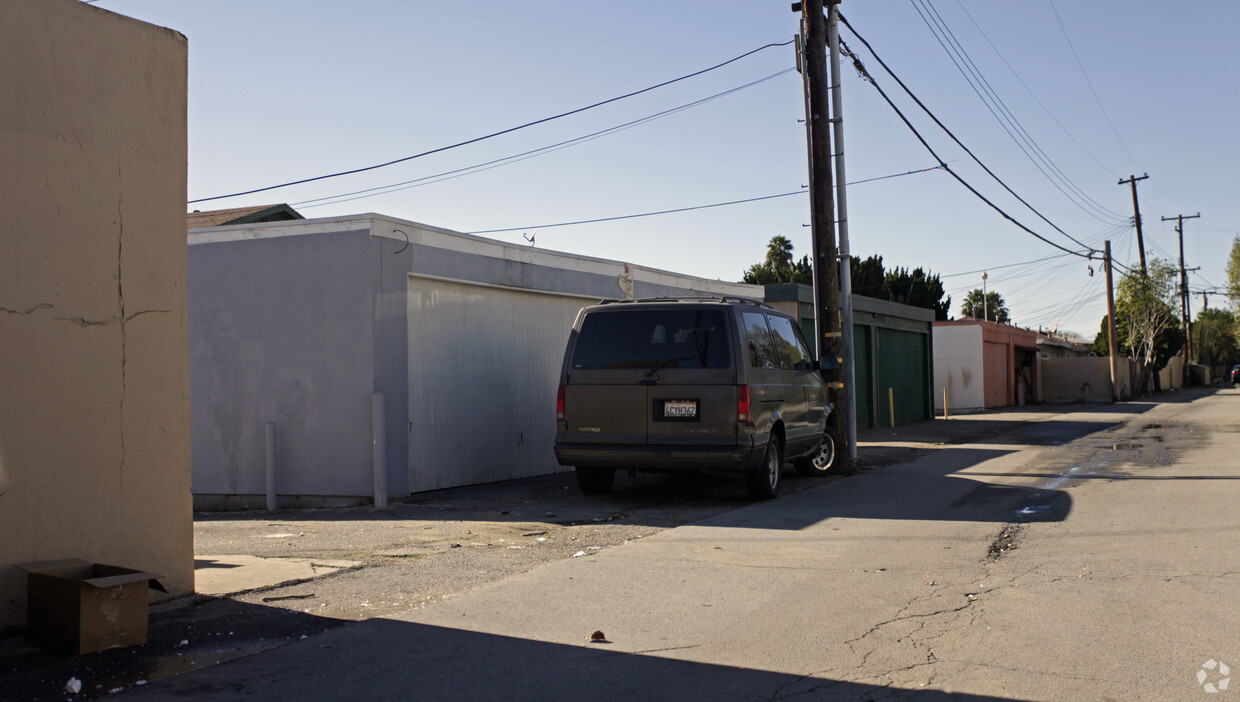 Building Photo - 1120 W Stoneridge Ct
