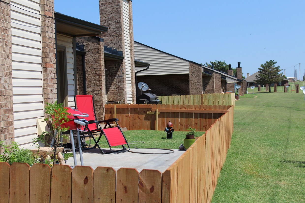 127 Clubhouse Ct, Elk City, OK 73644 Condo for Rent in Elk City, OK