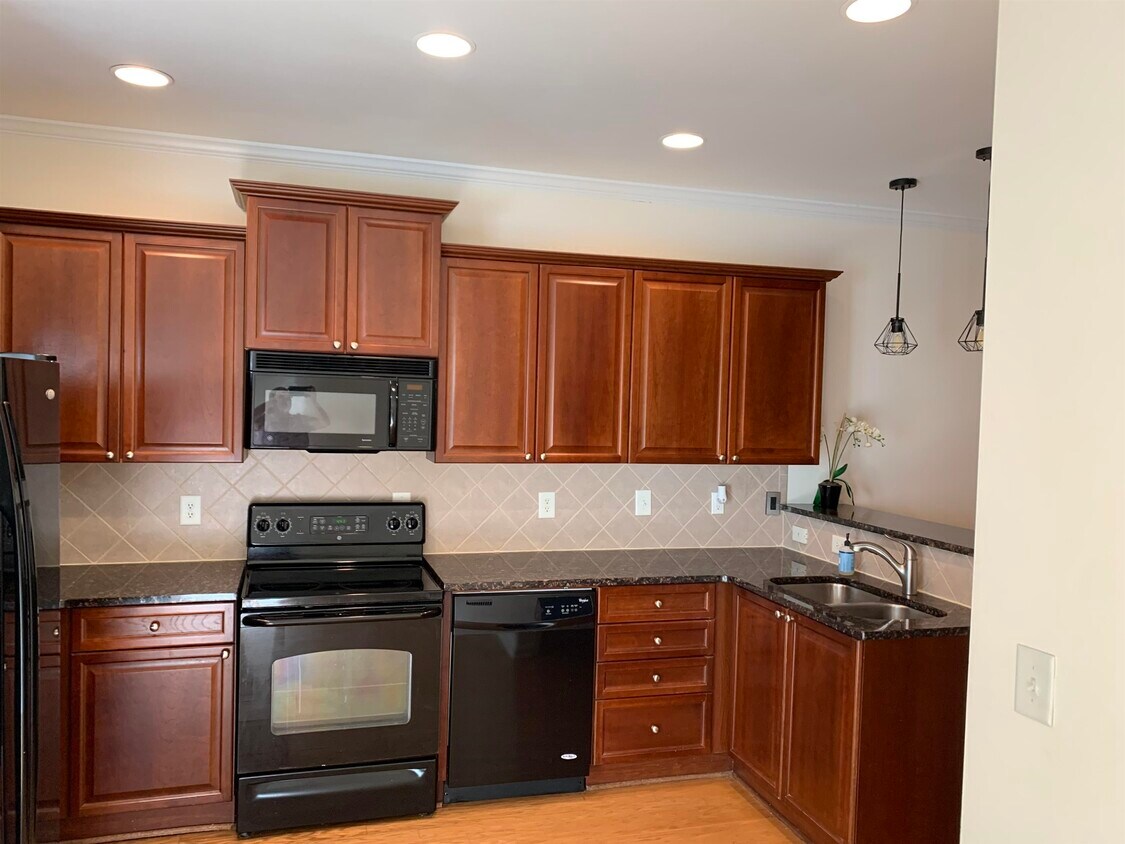 Foto principal - 1373 Liberty Pkwy NW