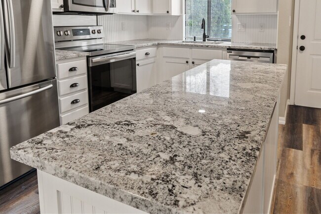 Foto del edificio - 1100 Excalibur Dr