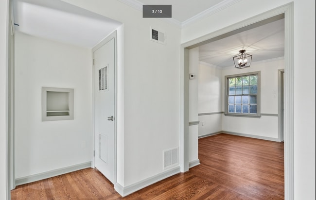 Building Photo - 236 E 60th St