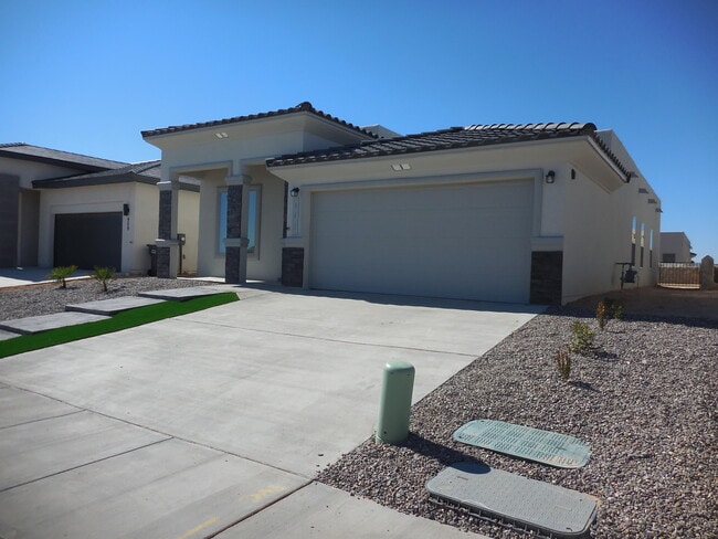 Building Photo - 963 Aircoupe Way