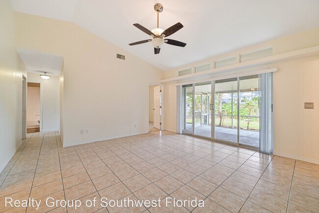 Foto del edificio - 3 br, 2 bath House - 8240 Lake San Carlos