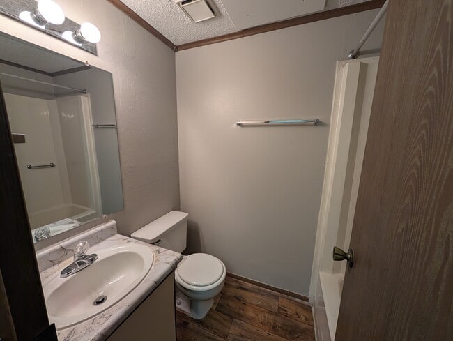 Building Photo - CEDARGATE APARTMENTS
