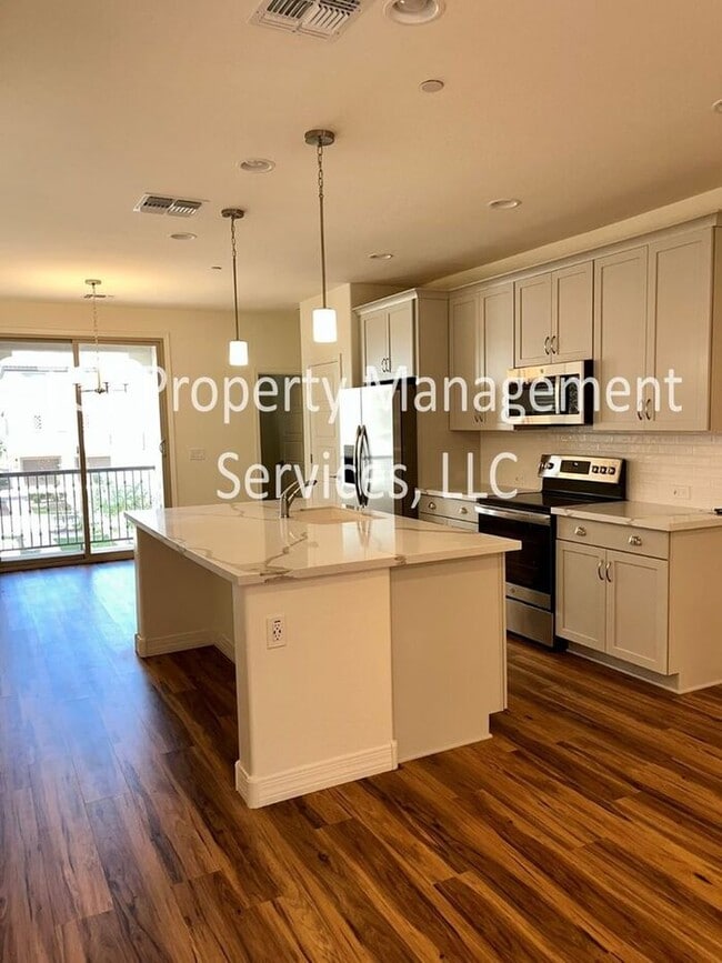 Foto del edificio - Beautiful Brand New Home In Gilbert Lake Community!