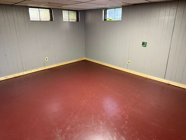 Foto del edificio - Charming 3-Bed, 1.5-Bath Home for Rent in ...